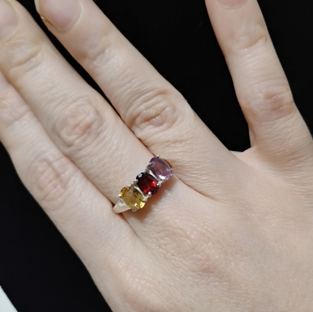 .925 Silver Multi-Stone Ring, Size 8 / 18.2mm